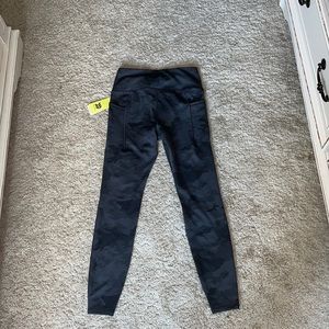 I’m selling black camo leggings